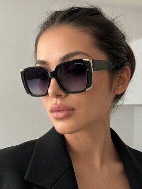 Elegant Black Square Sunglasses